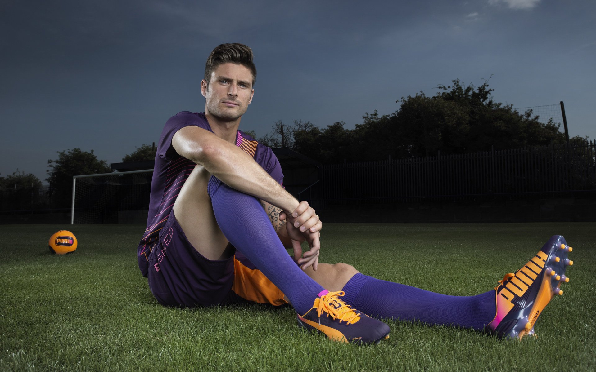 _云端天幕跑:虚拟现实中的极速飞行_,云端天空