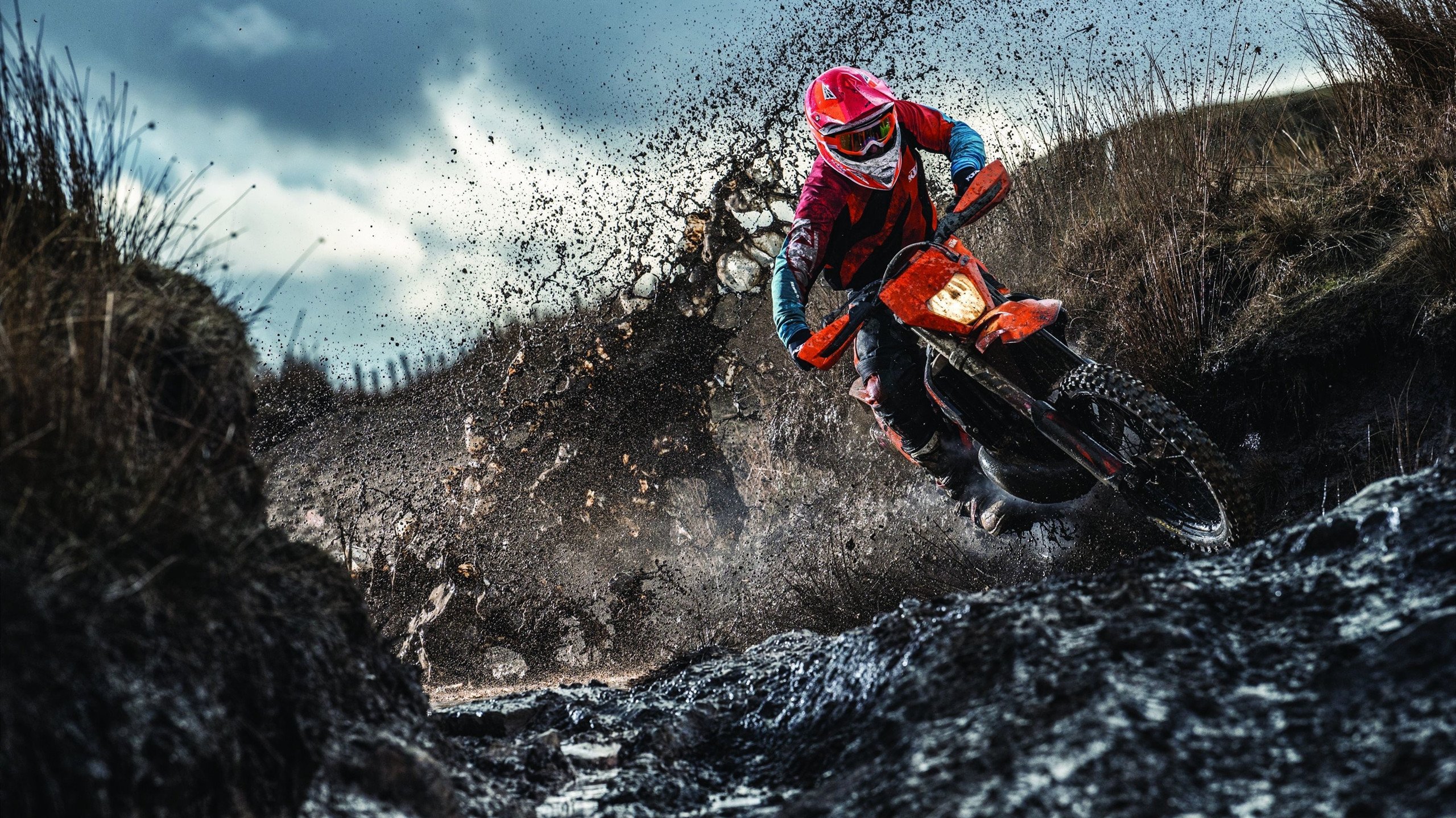 _海底隧道足球赛：穿越水域的竞技体验_，海底隧道新闻